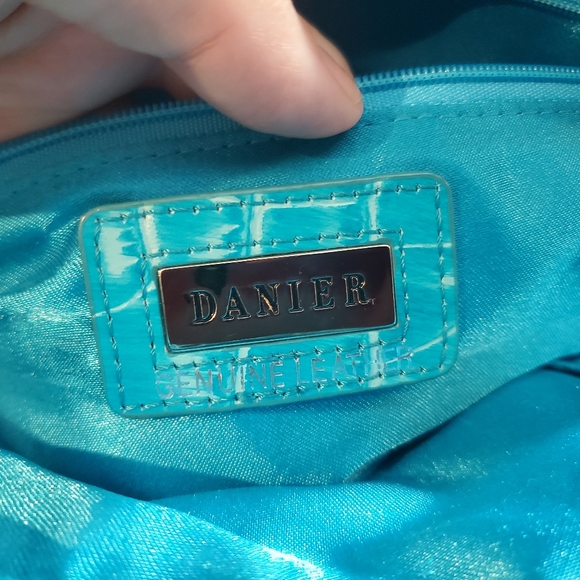 Danier Aqua Alligator Handle Bag Cossbody - Picture 10 of 10